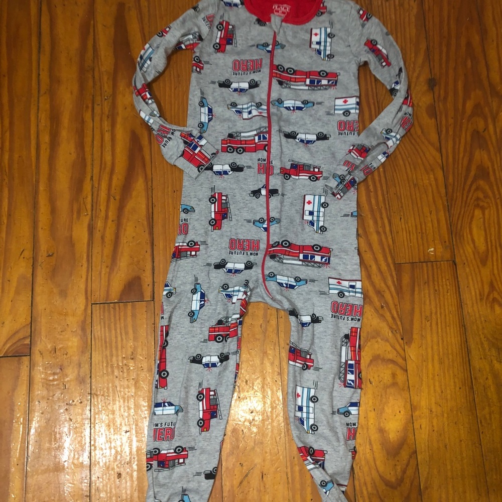 3T children's place fire truck pajamas